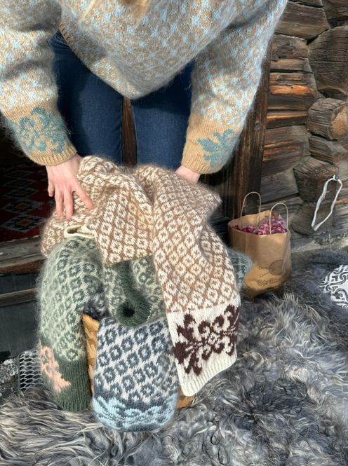 Hovedbilde Fryd Sweater - hvit/brun