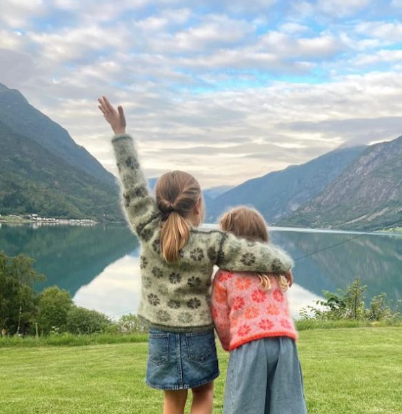 Hovedbilde Mini Mari Sweater (oppskrift)