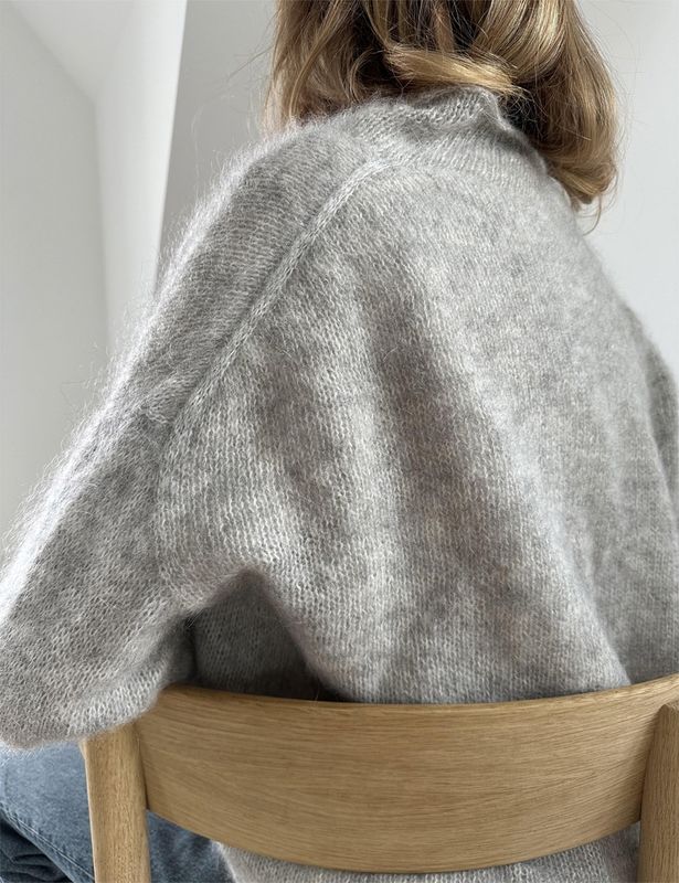 Plain Cardigan light (oppskrift)
