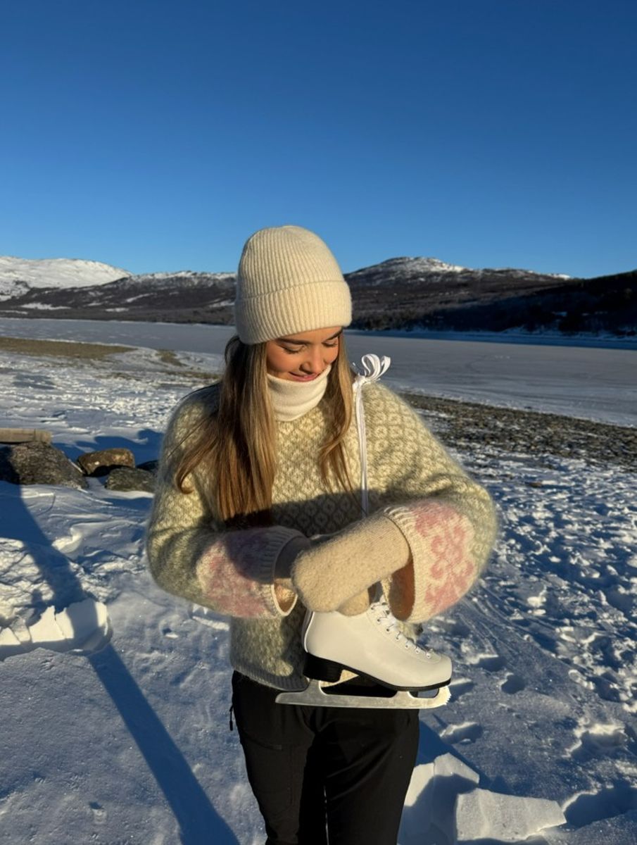 FORDHÅNDSBESTILLES Fryd Sweater - hvit/grønn/rosa