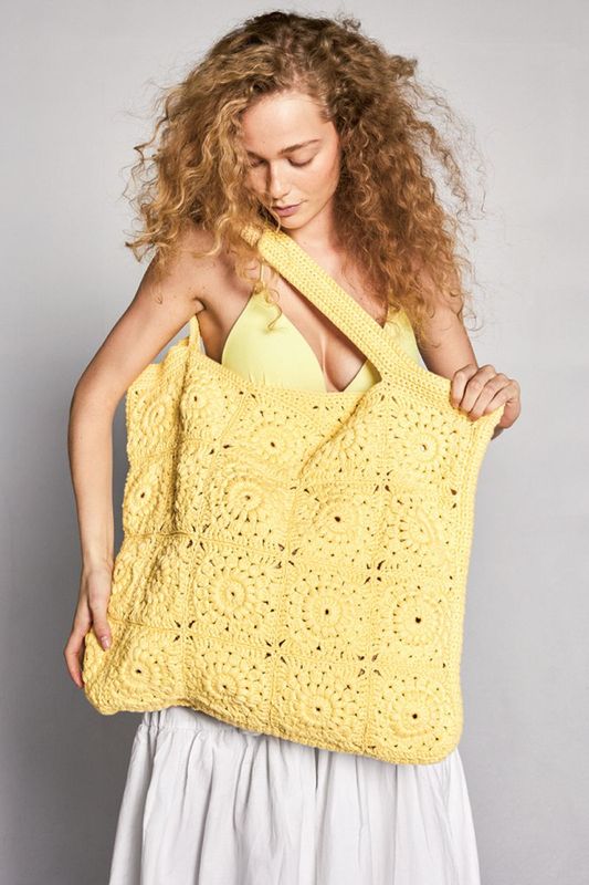 2204 - 4 Buttercup beachbag