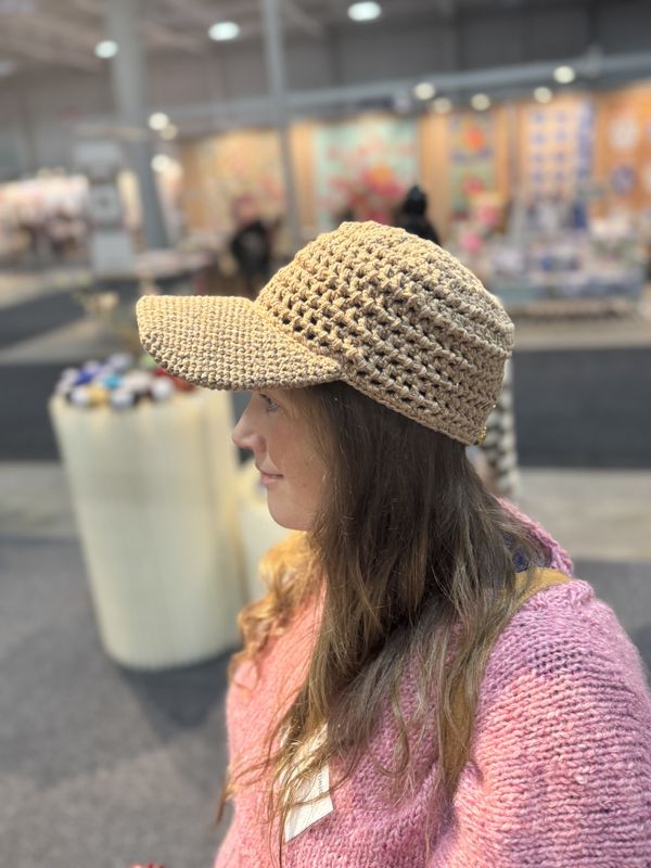 Caps