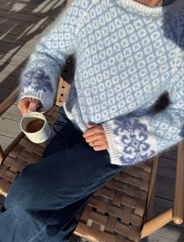FORHÅNDSBESTILLING Fryd Sweater - Ballerina hvit/blå 